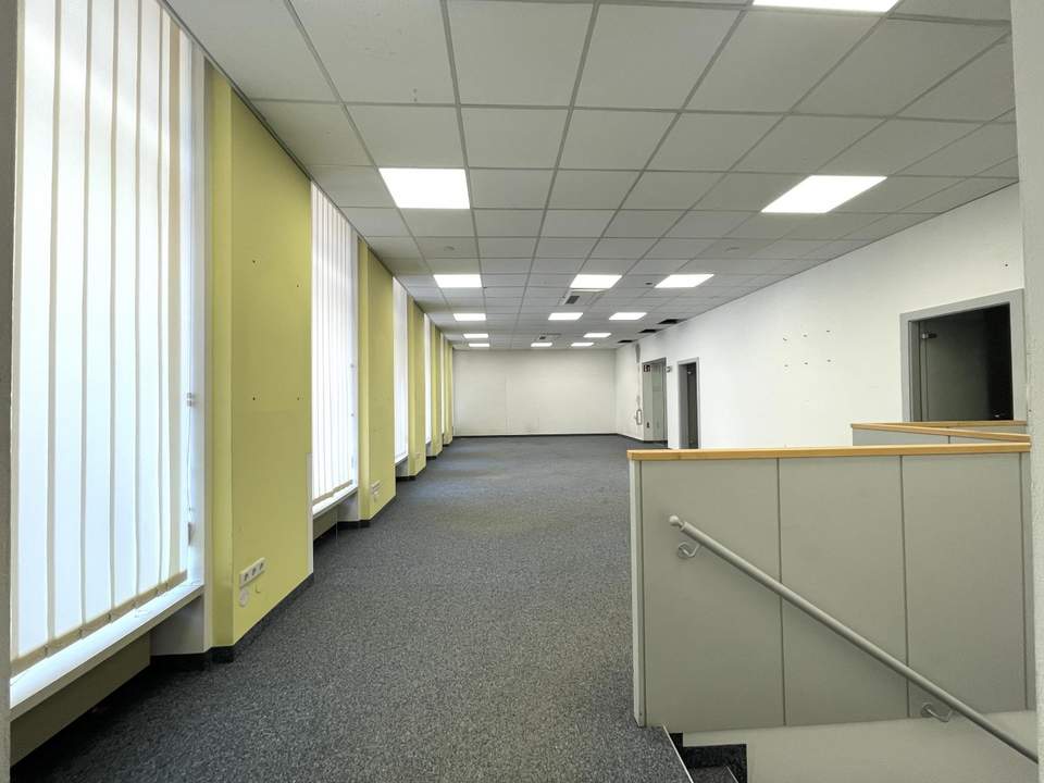 VIELE GESTALTUNGSMÖGLICHKEITEN: Erdgeschoss-Büro direkt bei der Landstraßer Hauptstraße!