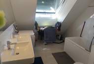 1 Zimmer in einer Wohngemeinschaft frei! Termine telefonisch mit deiner neuen Mitbewohnerin!