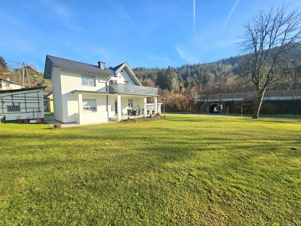 Modernisiertes Einfamilienhaus mit Charme: Großzügige Terrassen, Garten und ideale Lage in Villach