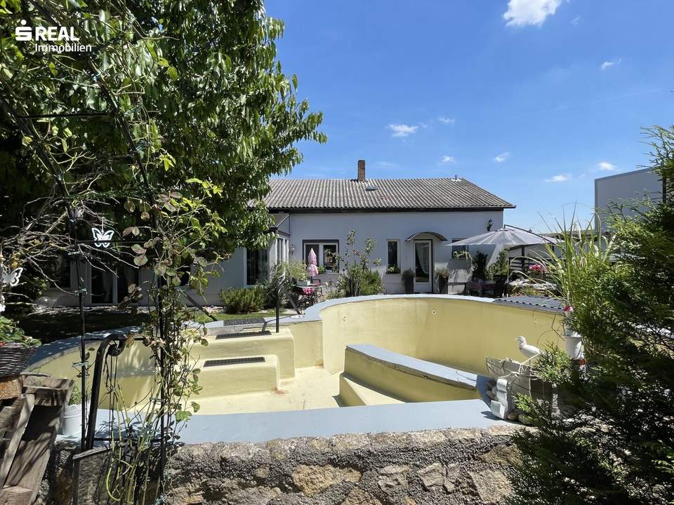 Viel Raum zum Leben – flexibel nutzbares Wohnimmobilie mit Gartenhaus, Pool und Garage in Kittsee