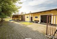 Großzügige Liegenschaft auf ca. 1.550 m² Grund, Wohnhaus, 2 Lagerhallen, große Garage