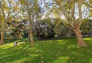 Nähe Hugo-Wolf-Park: Charmante Altbauwohnung mit Erker + Gegliederte Fassade + zentraler Grundriss + Familien- und WG-Geeignet