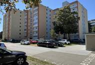 Lichtdurchflutete Wohnung über den Dächern von Graz mit Balkon, Parkplatz und Lift