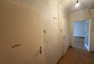 Helle 2-Zimmer-Wohnung mit Loggia in Graz-Eggenberg – renovierungsbedürftig