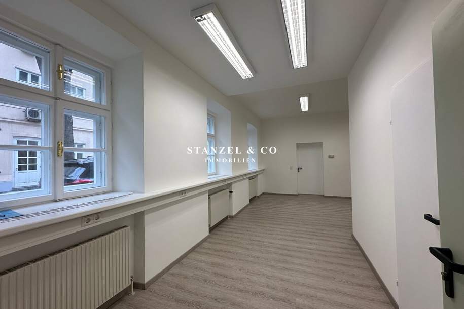 MODERNISIERTES BÜRO IN BIEDERMEIERHAUS ( BJ 1840 ), Gewerbeobjekt-miete, 883,33,€, 1070 Wien 7., Neubau