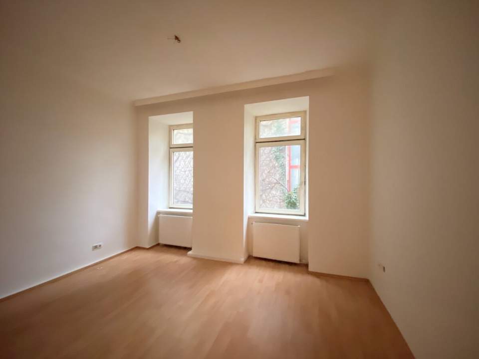 MITTEN im STUWERVIERTEL! ALTBAU zu RENOVIEREN, HOFRUHELAGE!