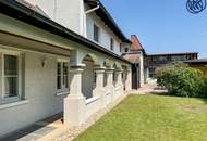 Charmantes Bauernhaus mit großem Grundstück, langgezogenem Hof, 2 Wohnungen und einem Swimmingpool
