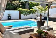 Hinterbrühl: Urlaubsfeeling in extravaganter Doppelhaushälfte