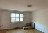 Wohnkomfort mit Lift: Gut geschnittene 2-Zimmer-Wohnung mit separater Küche
