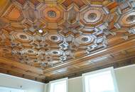 Großzügige Altbauwohnung mit kleinem Balkon in repräsentativen Stilaltbau