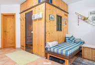 Zweifamilienhaus mit vielseitigem Gewerbebereich & exklusivem Wellnesshaus