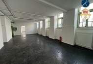 Große Halle mit Gussasphalt - Großartige Sichtbarkeit &amp; Exklusiver Werbeauftritt