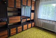Renovierungsbedürftige 4 Zimmer Wohnung mit Loggia