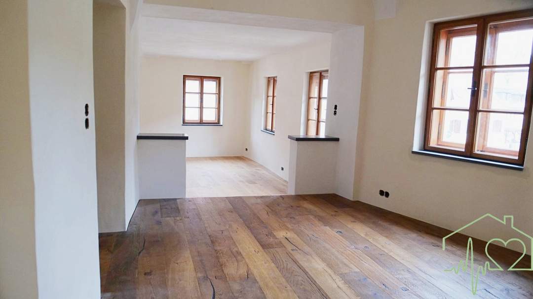 Großzügige, helle Familienwohnung mit Panoramablick!