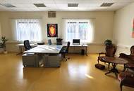 Modernes Bürohaus mit flexibel gestaltbaren Großraumbüros im Industriepark St. Veit