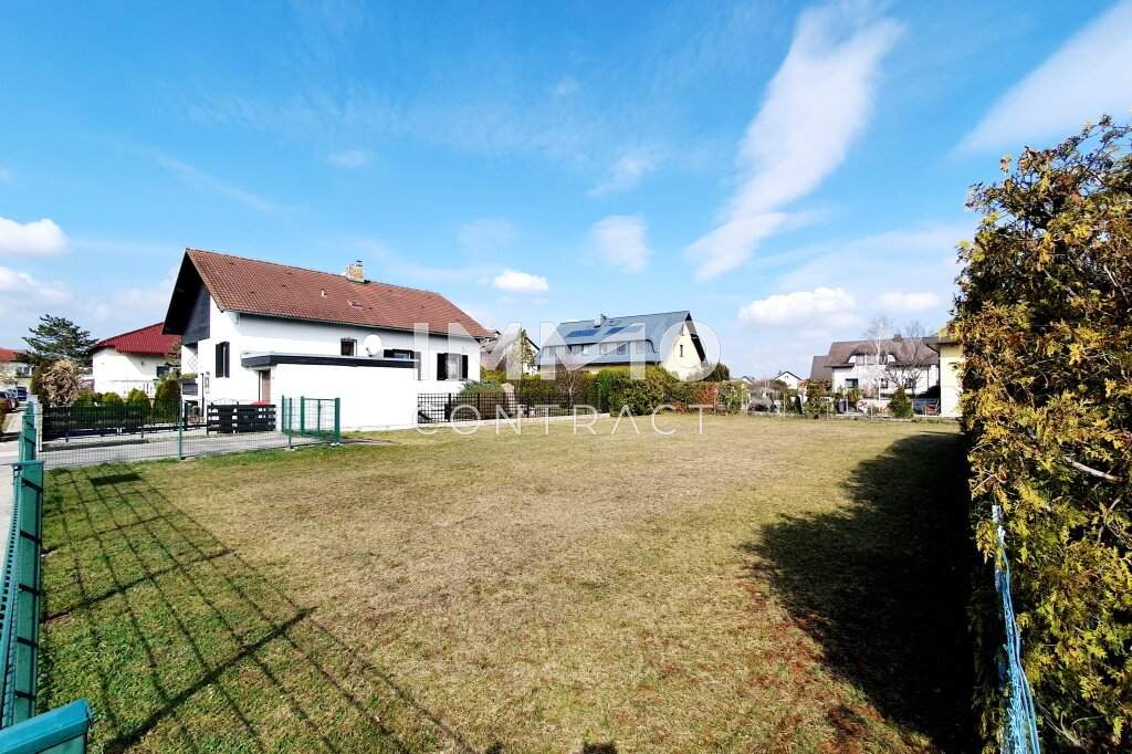 Traumhaft ebenes Grundstück in ruhiger, sonniger Siedlungslage nahe GC Fontana