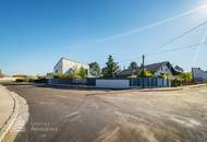 Designerhaus mit Pool - Wohnen auf höchsten Niveau in Wiener Neustadt