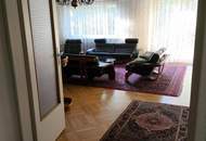 Außergewöhnliches Einfamilienhaus mit Geschichte, großzügigem Raumangebot, besonderem Charakter und parkähnlichem Garten.