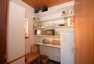 Ein-/Mehrfamilienhaus mit gepflegtem Garten