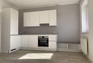 ZWEITBEZUG nach Sanierung // Schöne 2 Zimmer Wohnung mit Balkon | 1. Stock | Fernblick | Einbauküche | ab 1. Oktober 2026