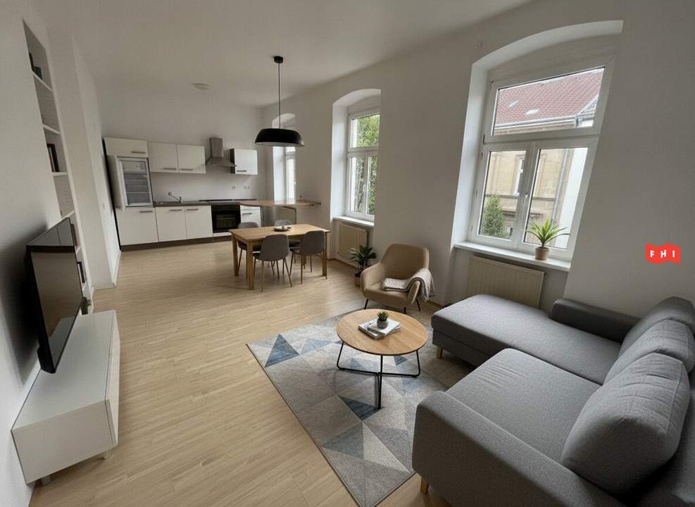 Komfortable Altbau Wohnung im Zentrum