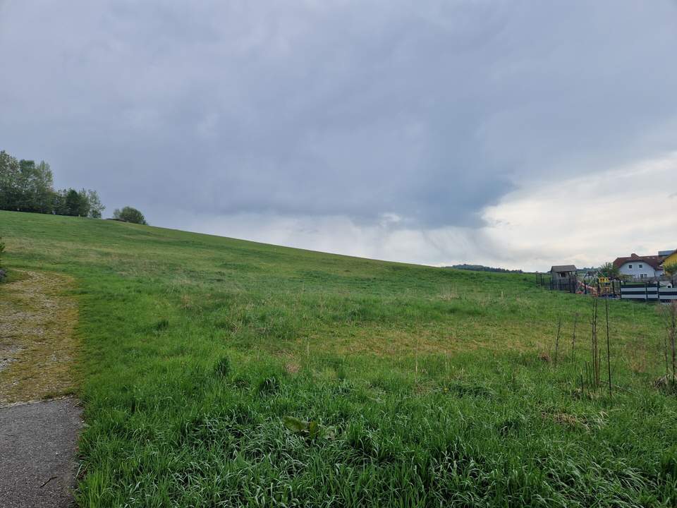 AUSSERGEWÖHNLICHES BAUGRUNDSTÜCK IN MAIGEN MIT HERRLICHEM AUS- UND FERNBLICK IN TOLLER, RUHIGER, ERHÖHTER WOHNLAGE