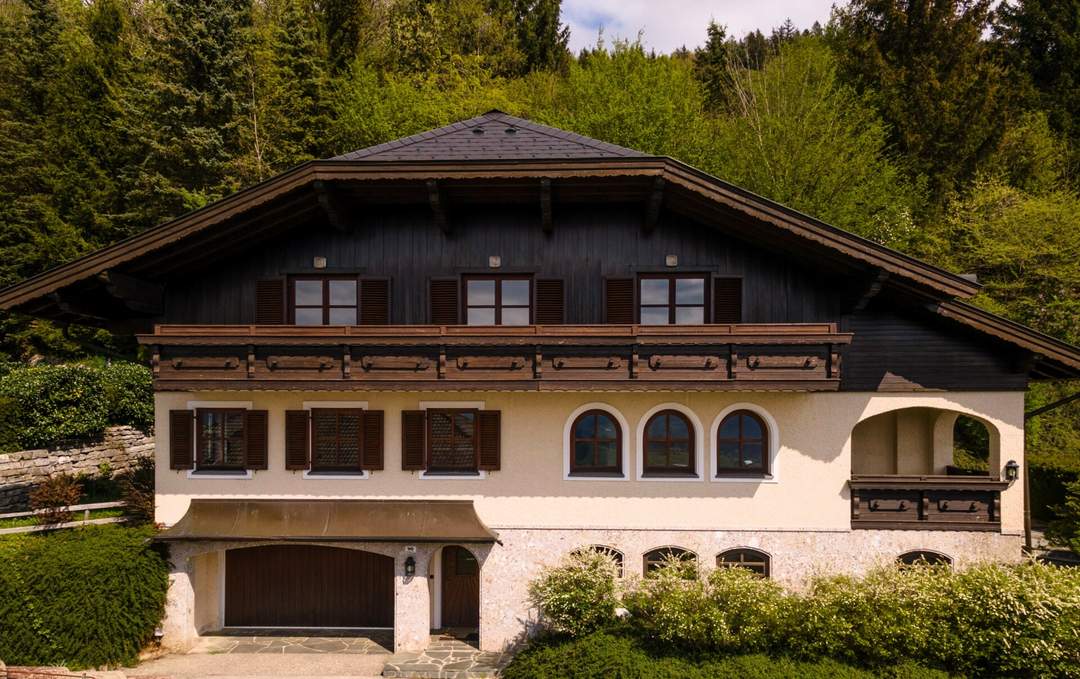 Sie suchen den Zweitwohnsitz mit See Sicht - Haus am Mondseeberg