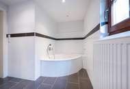 Bürmoos: Grundstück mit Altbestand ca. 694 m² – grüne Lage mit viel Potenzial