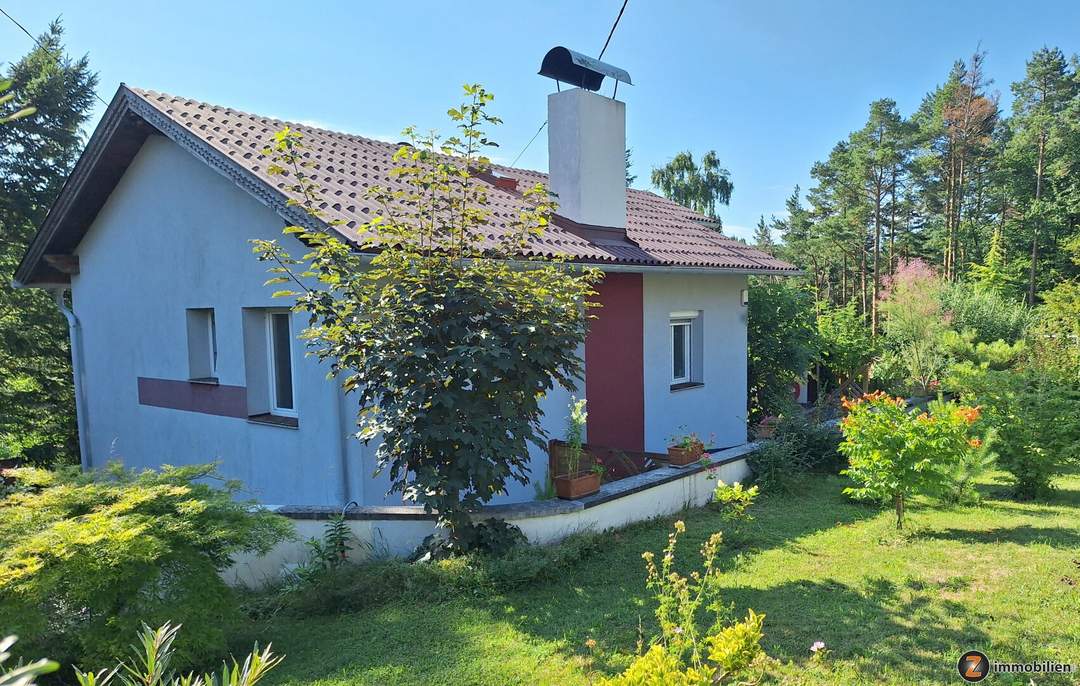 Gepflegtes Landhaus mit Naturgarten zum Sofortbezug