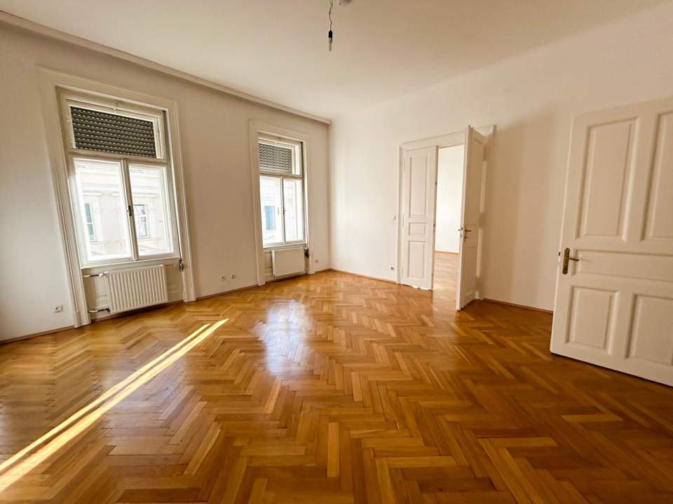 Großzügiger Altbau im Herz-Jesu-Viertel!