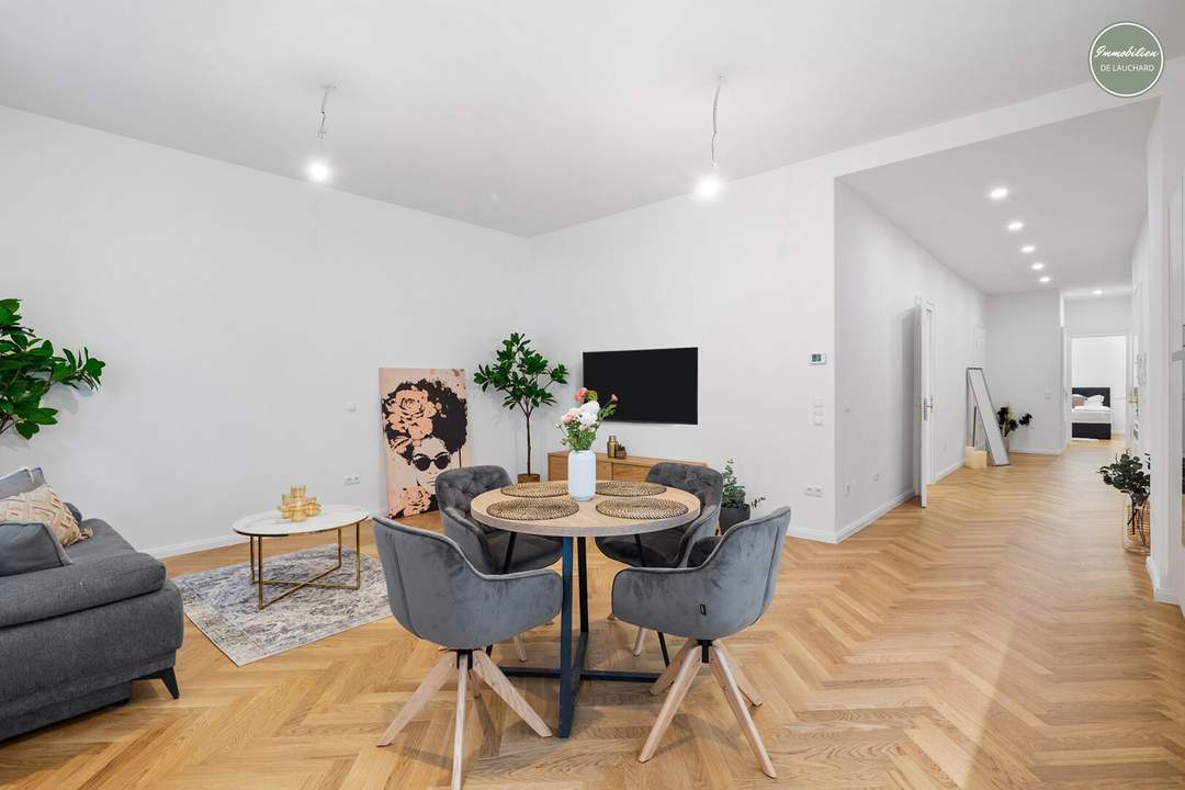 Wohnen & Behandeln – vielseitige elegant-sanierte Altbauwohnung | ERSTBEZUG