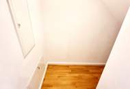 WOW! Lichtdurchflutete Traumwohnung mit hofseitiger Terrasse! Neues Lebensgefühl im Dachgeschoss mit perfekter Raumaufteilung + Kamin + Ideale öffentliche Anbindung! Jetzt zugreifen!