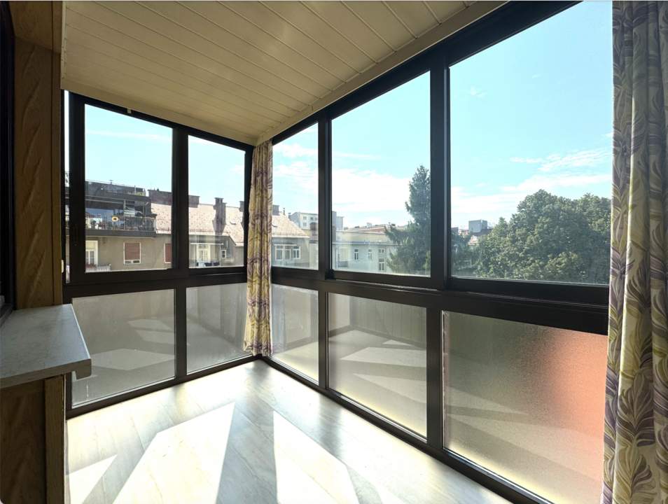 Zentrale & ruhige 2-Zimmer-Wohnung mit verglastem Balkon