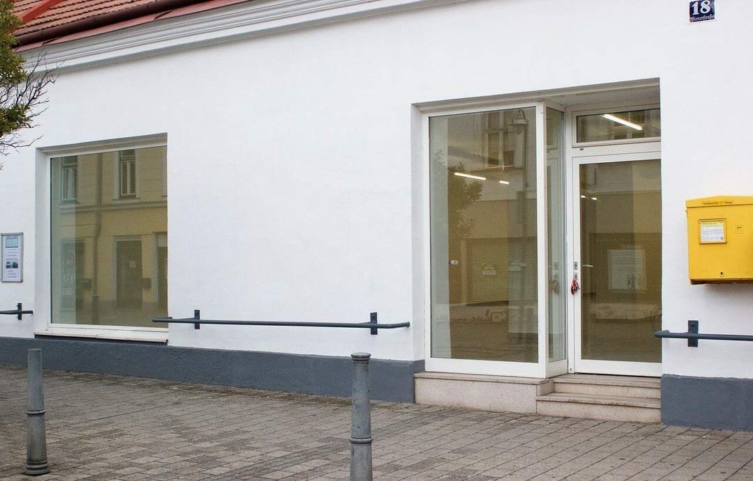 Provisionsfrei! Großes Geschäftslokal in Neunkirchen zu vermieten!