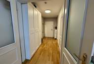 Großer Eigengarten: 4-Zimmer-Wohnung mit Saunahäuschen