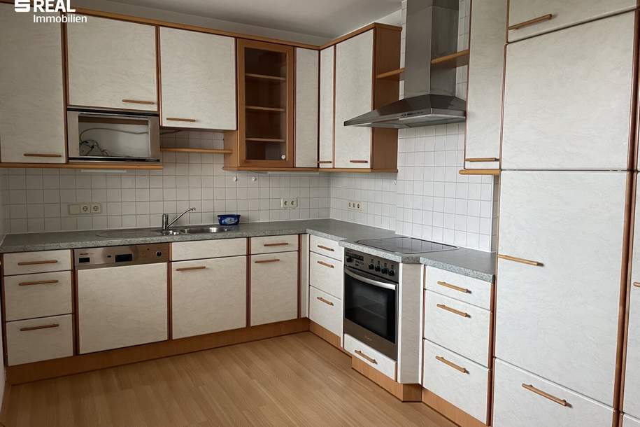 Top Lage! 4 Zimmer-Wohnung mit Loggia, Klimaanlage und Schwedenofen - unmittelbar beim Schulzentrum!, Wohnung-miete, 1.115,00,€, 7100 Neusiedl am See