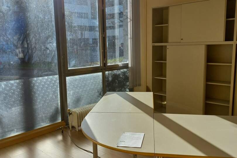 BARRIERFREIES MÖBLIERTES KLEINBÜRO!, Gewerbeobjekt-miete, 857,95,€, 1100 Wien 10., Favoriten