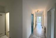 Unbefristete 3-Zimmer-DG-Wohnung mit Balkon und Grünblick // 3-Room Attic Apartment for Rent on an Unlimited Lease, with Balcony and Green Views //