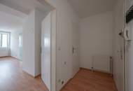 ++AIRBNB++ 2.5-Room Modern Apartment with Great Potential – Short-Term Rentals Permitted (per WEV)!