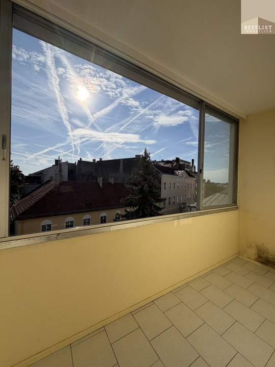 Wohnen mit Komfort und Ausblick – zentrale 2,5-Zimmer-Wohnung in Baden