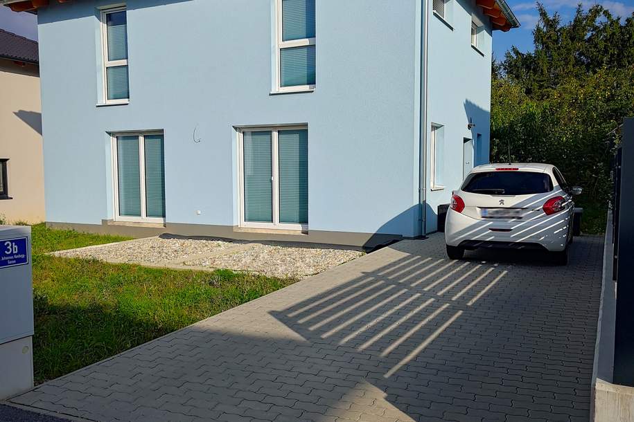 Neuwertiges, massives, freistehendes Einfamilienhaus mitten im Grünen mit hoher Lebensqualität und Wohnkomfort auf Baurechtsgrund - Kreditübernahme zu attraktivem Fixzins möglich, Haus-kauf, 390.000,€, 2111 Korneuburg