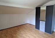 attraktives Einfamilienhaus mit zwei Wohneinheiten in ruhiger Siedlungslage