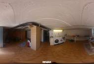 Vielseitiges Einfamilienhaus mit separater Wohneinheit, großzügigen Nebengebäuden &amp; Pool