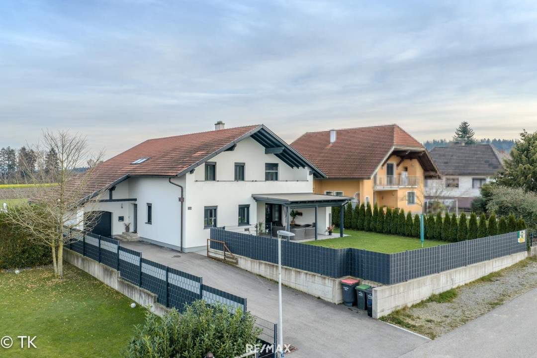 Großzügiges Wohnhaus mit Blick ins Grüne