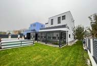Moderner Wohntraum mit Wintergarten und Pool
