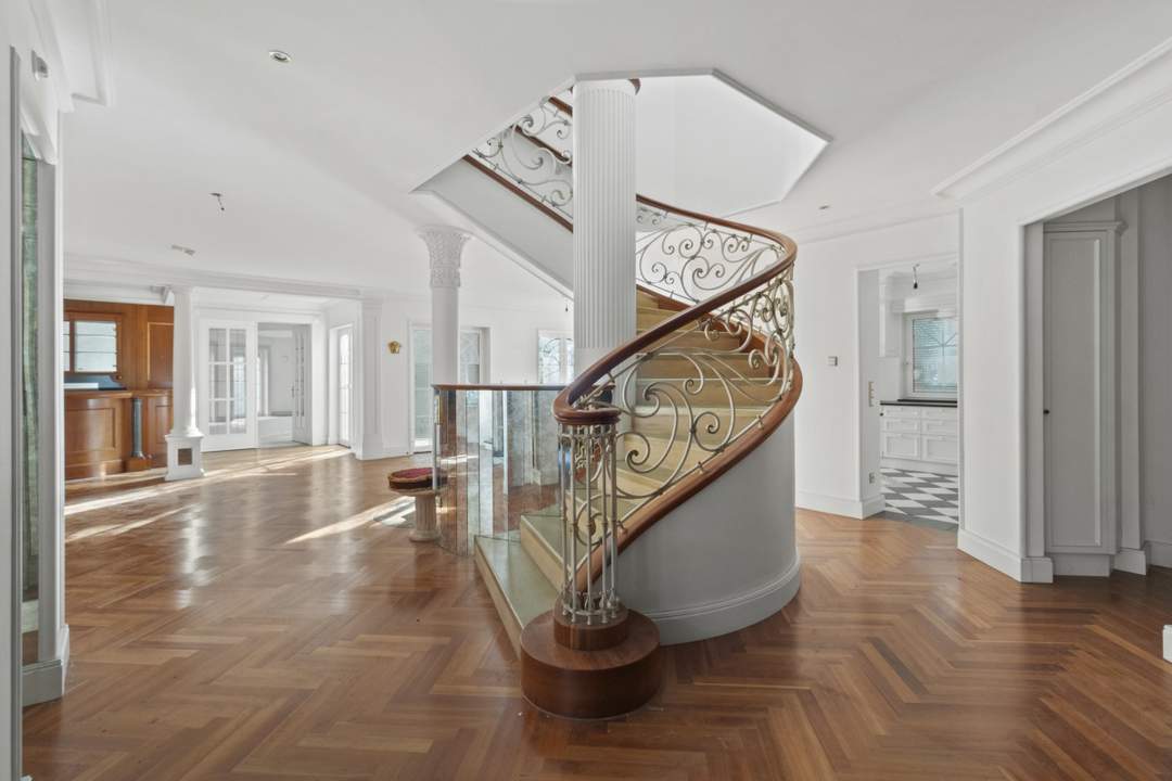 ++ EXKLUSIVES ANWESEN in bester Lage ++ Nähe Hermesstraße