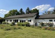 Bad Vöslau! Sanierungsbedürftiger entkernter Bungalow zum Kauf mit großem Garten!