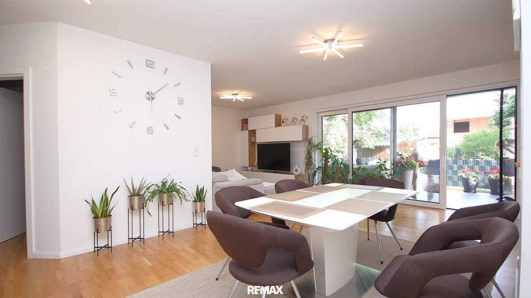 Moderne Eigentumswohnung mit viel Platz in Sackgassenlage! 4 Zimmer, Südterrasse, Garten & Carport