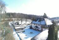LANDHAUS MIT GROSSEM, SONNIGEN GRUND AM WALDRAND
