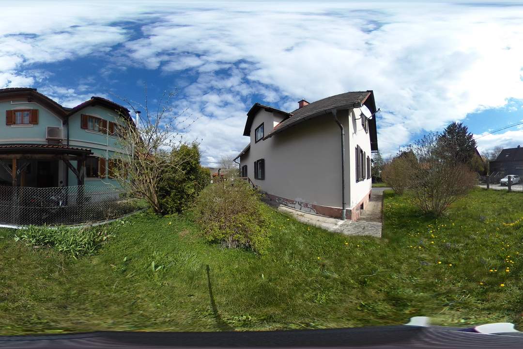 Sanierungsbedürftiges Einfamilienhaus auf großzügigem Grundstück in begehrter Lage!